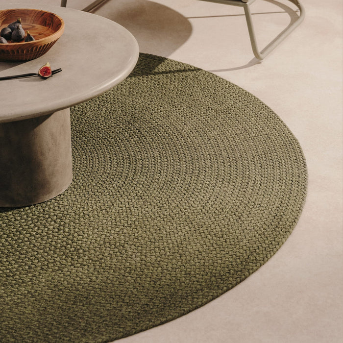 Tapis rond Aiguablava vert – mise en ambiance extérieure