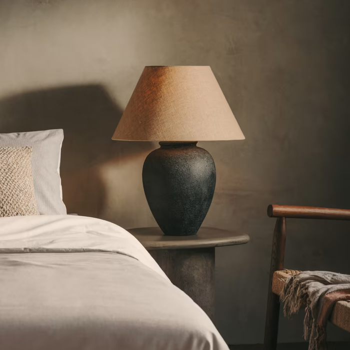Lampe à poser céramique noire Olvera