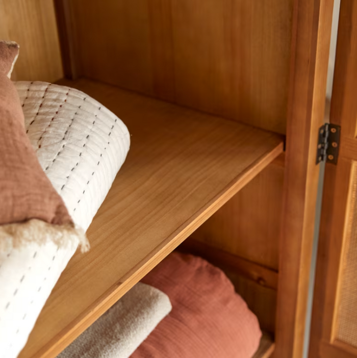 Armoire de rangement pin et cannage Ninon - Tikamoon