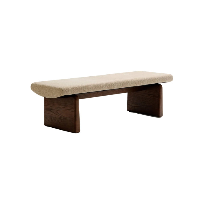 Banc Begur beige en tissu chenille, pieds en frêne finition noyer – vue détourée