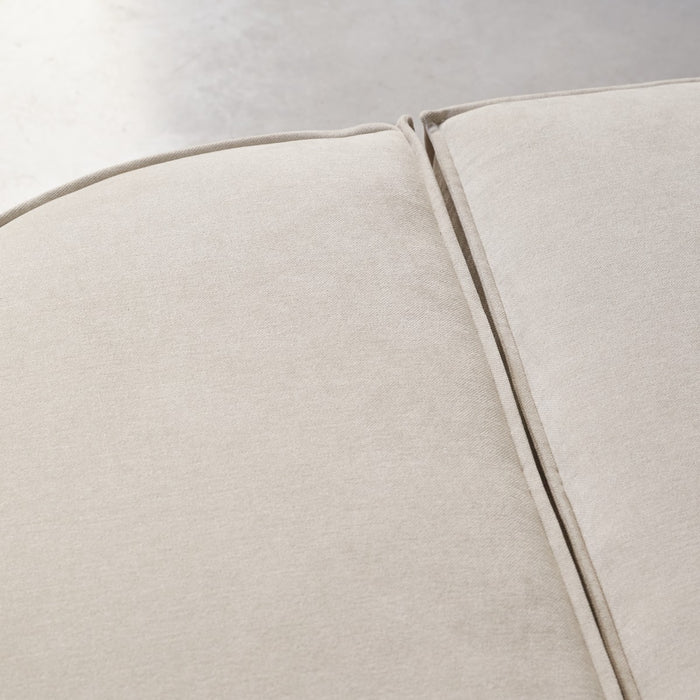Pouf Dario beige dans un intérieur contemporain