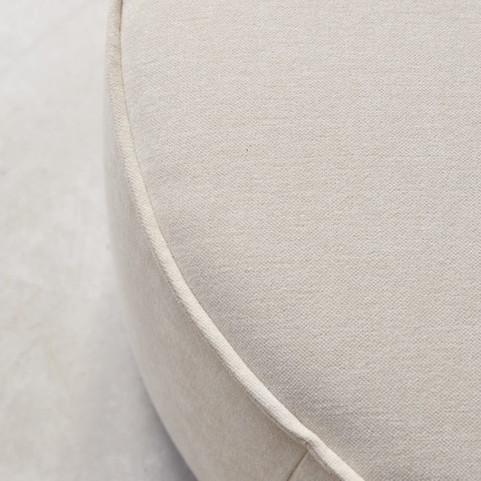 Pouf Dario beige – détail du tissu et de l'assise