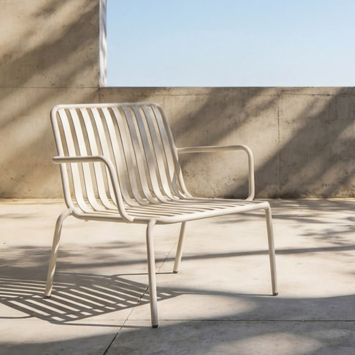 Fauteuil de jardin Gaby en métal crème – vue d'ensemble
