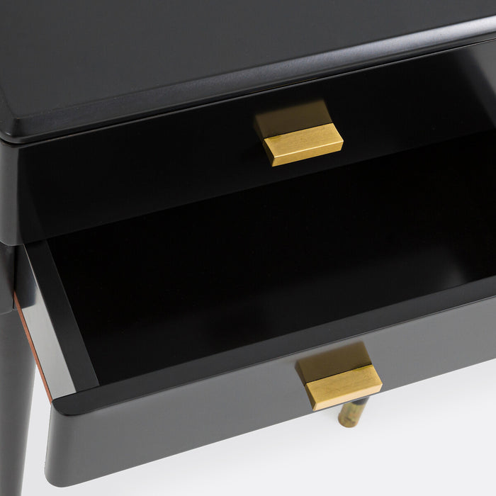 Table de chevet Elna – détail des poignées finition laiton